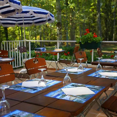 فندق Le Grand Monarque 3*