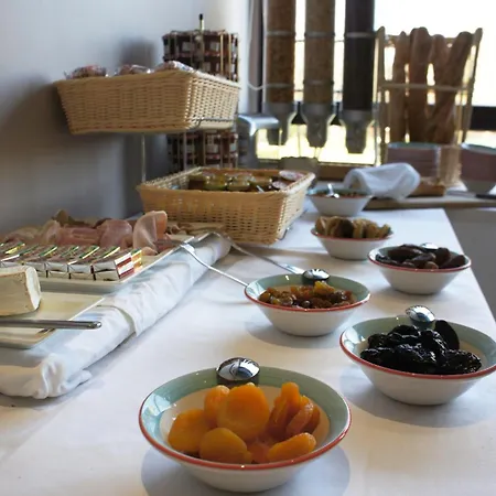 Hotel Le Grand Monarque Melun