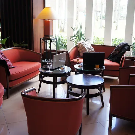 Le Grand Monarque Hotel 3*