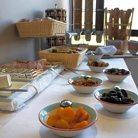 Le Grand Monarque Ξενοδοχείο 3*
