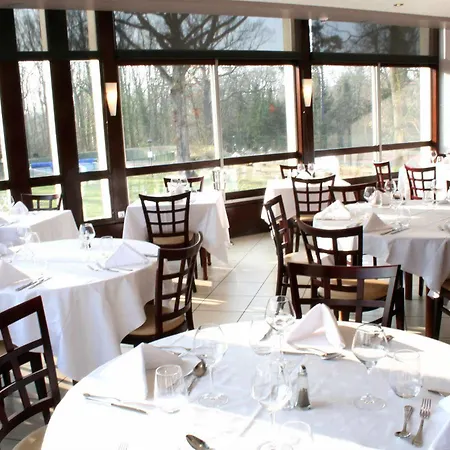 Le Grand Monarque Hotel 3*