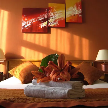 Le Grand Monarque Hotel