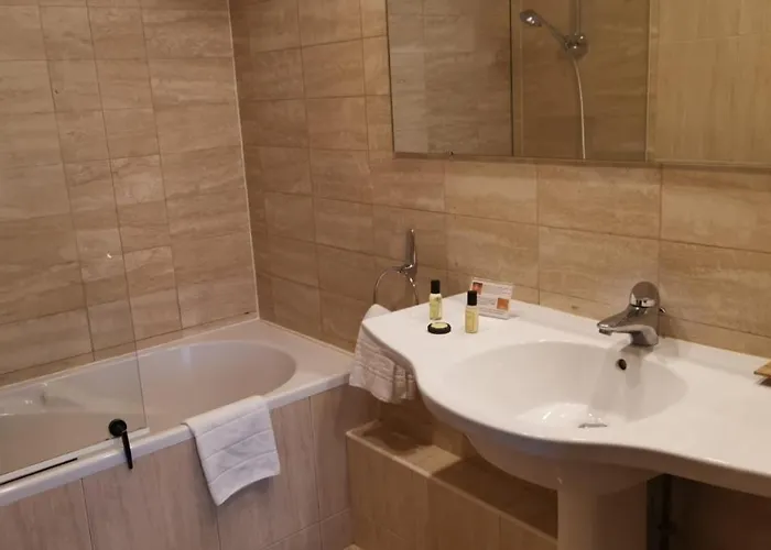 Le Grand Monarque 3* Melun
